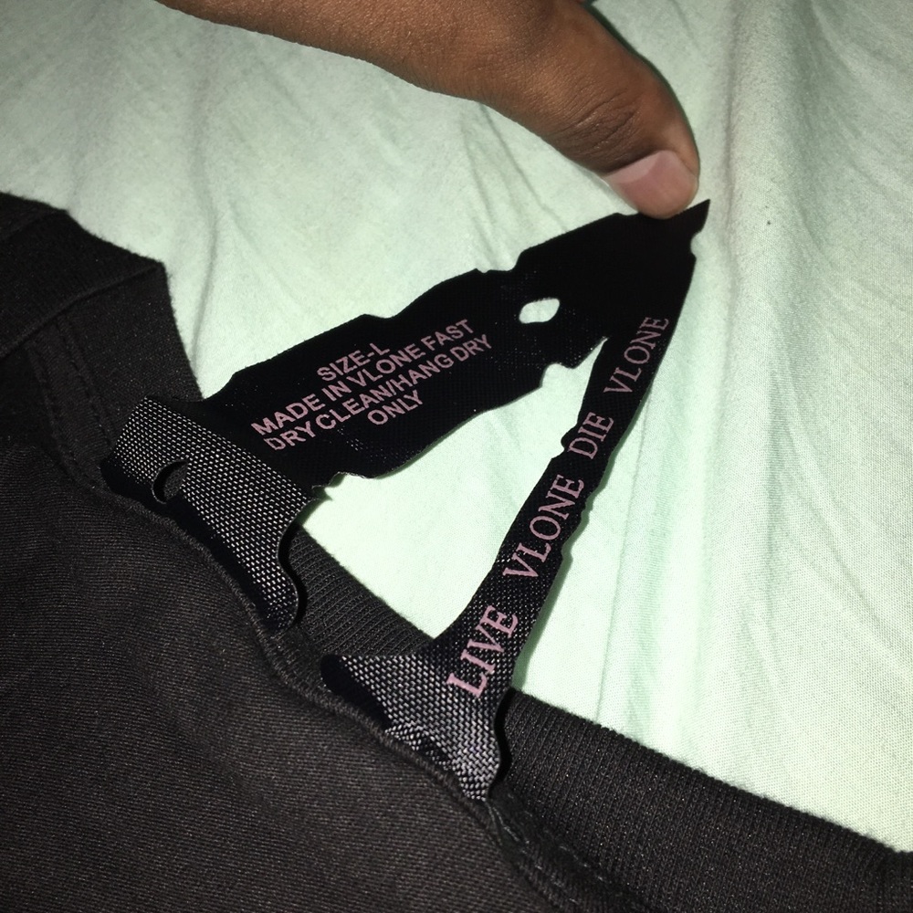 Vlone shirt - Picture 4 of 7
